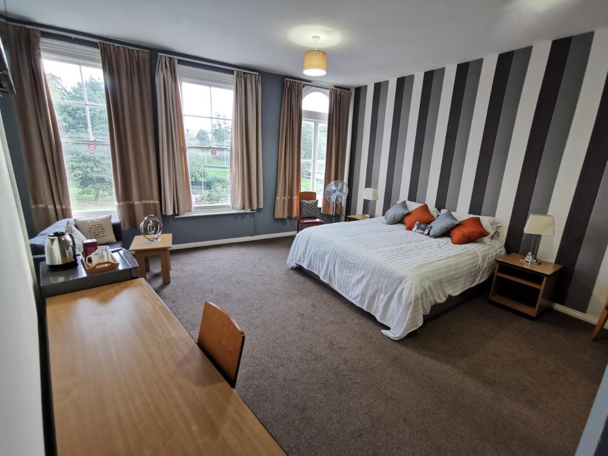 Aspire 860 Hotel Colchester Kültér fotó